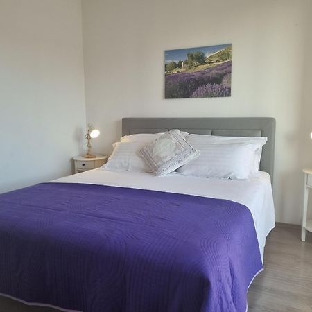Apartments Ema Near Beach Makarska Cameră foto