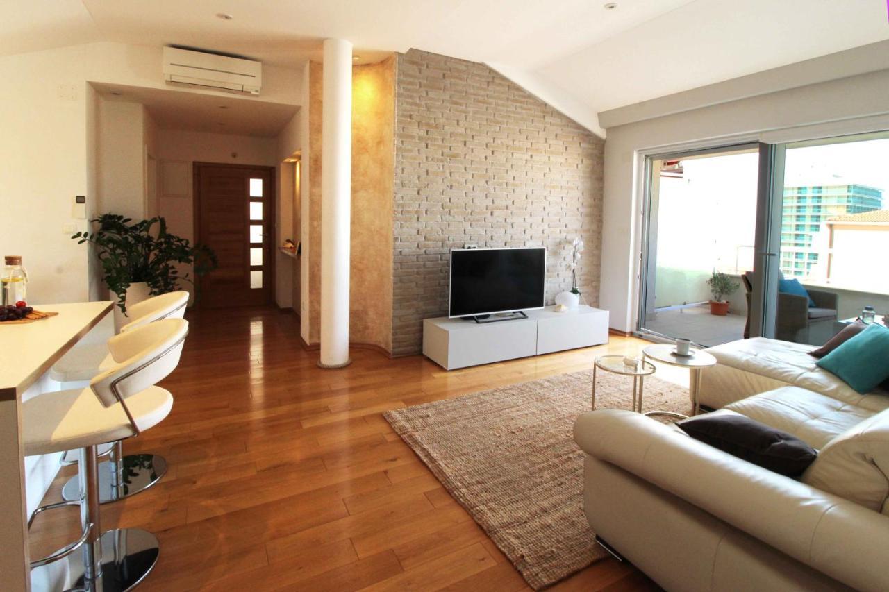 Apartments Ema Near Beach Makarska Exterior foto